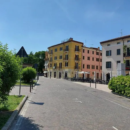 Homethirtyfour * Verona